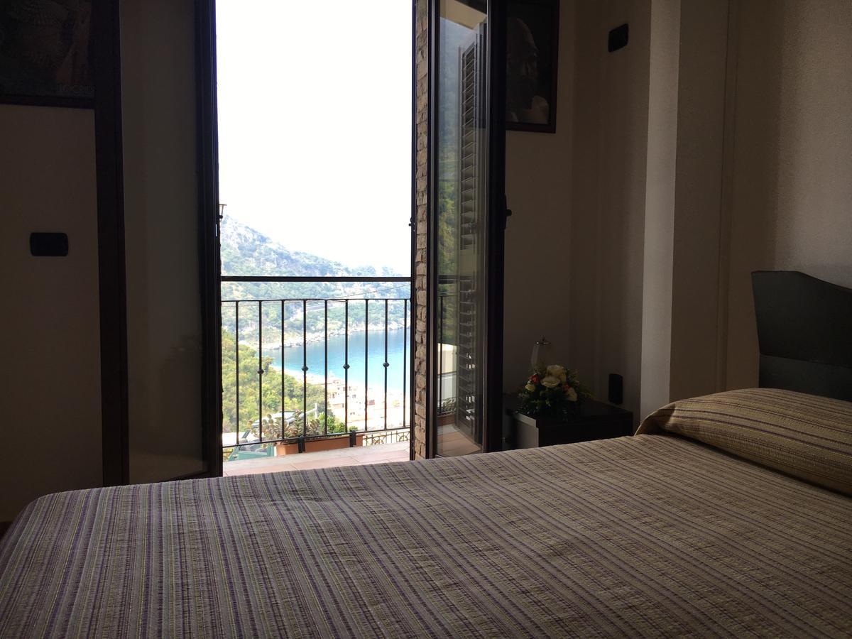 La Bastia Acomodação com café da manhã Scilla Exterior foto