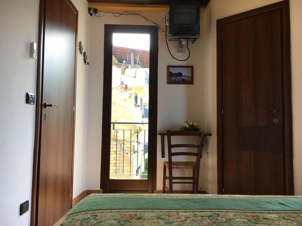 La Bastia Acomodação com café da manhã Scilla Exterior foto